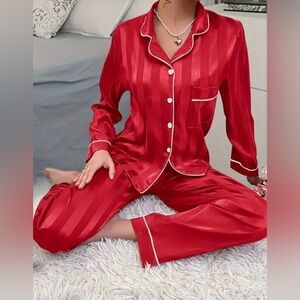 NWOT Striped Satin Feel Women’s Pajama Set Sz Medium Red, Bottoms Waist Elastic